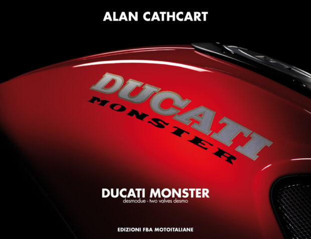 Ducati Monster: il libro sui due valvole