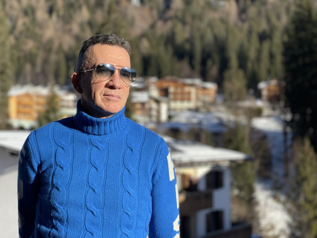 Natale, riti di passaggio e nuova frattura tra giovani e adulti