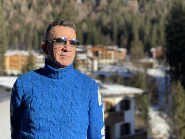 Natale, riti di passaggio e nuova frattura tra giovani e adulti