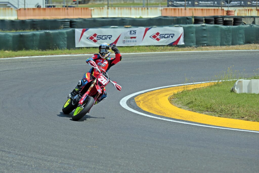 Talenti Azzurri FMI dominano la tappa Supermoto di Castelletto