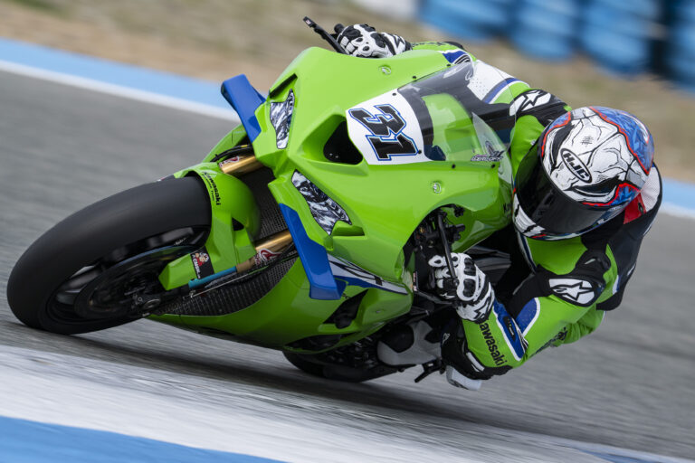 Kawasaki WorldSBK, primo test 2026 bagnato a Jerez per Gerloff