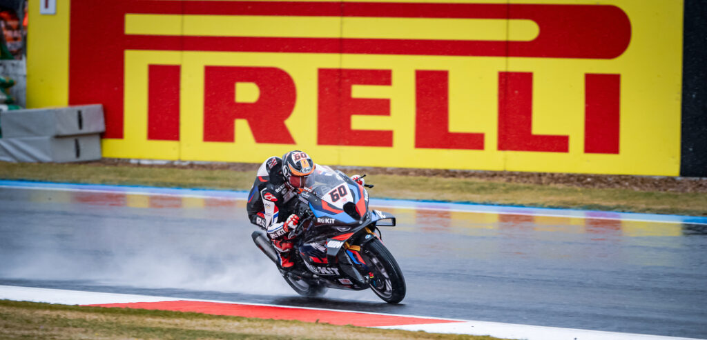 Magny-Cours bagnata, Van der Mark trionfa con la nuova Pirelli Rain