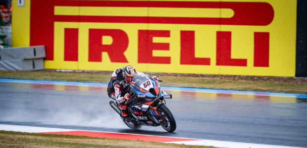 Magny-Cours bagnata, Van der Mark trionfa con la nuova Pirelli Rain