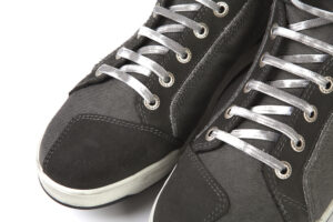 Stylmartin Sunset Evo, la sneaker urbana per l’estate in moto