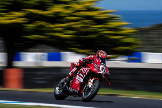 WorldSBK Phillip Island, test day 1: Bulega detta il ritmo