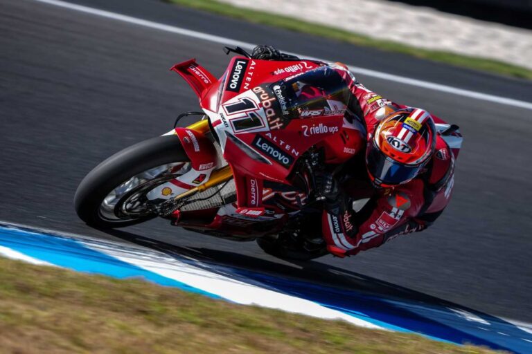 Test Phillip Island: Bulega e Ducati dominano la vigilia del Round 1