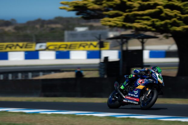 WorldSBK Phillip Island, Yamaha GRT parte in salita con Manzi e Gardner