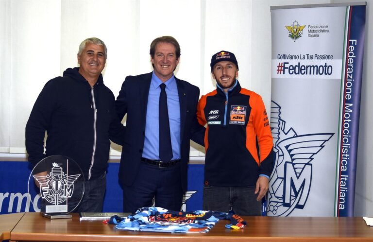 La FMI celebra il nono titolo mondiale di Antonio Cairoli