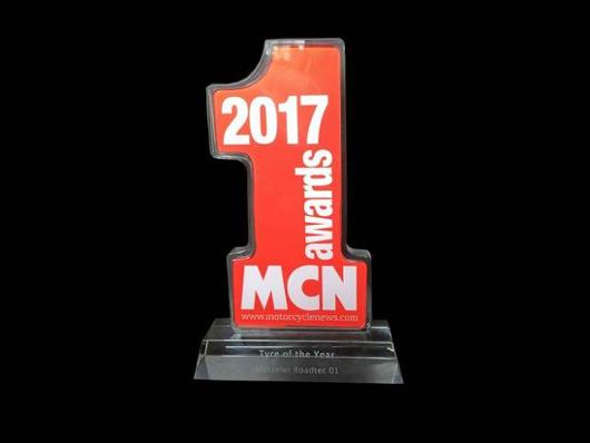 Metzeler Roadtec 01 eletto Pneumatico dell’Anno da MCN