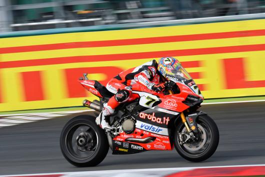 Magny-Cours infuocata: Davies trionfa, Kawasaki campione del mondo
