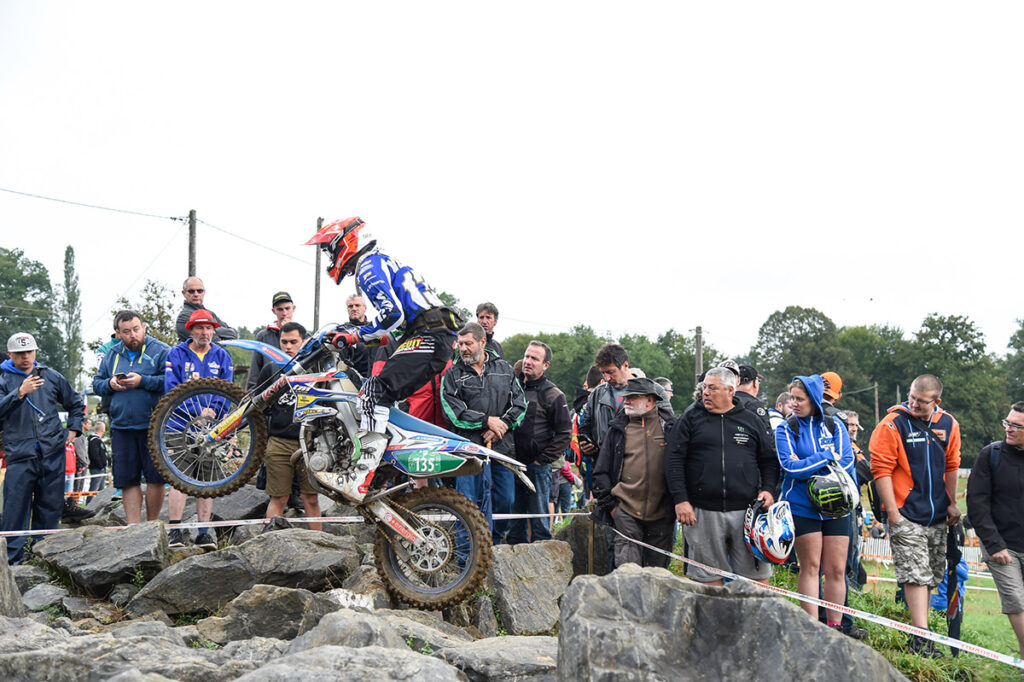 ISDE 2017, Day 4: l’Italia Junior tallona la Francia a Brive