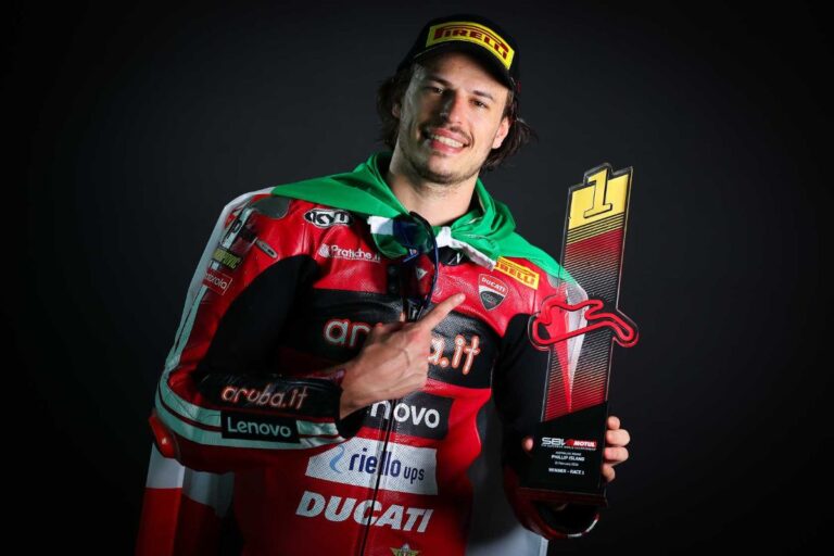 WorldSBK Phillip Island: Bulega domina, Ducati fa tris al debutto 2026