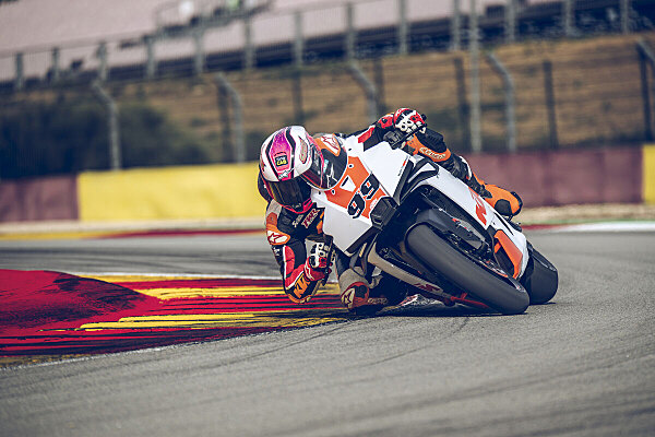 KTM 990 RC R TRACK 2026, la nuova supersport solo pista