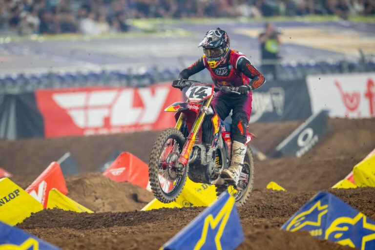 Ferrandis resiste a Glendale: altra top ten per Ducati nel Supercross