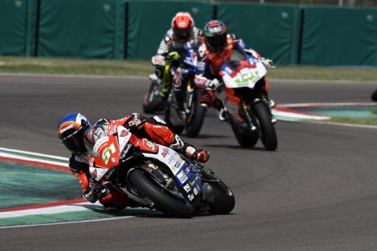 CIV Imola, Pirro domina la SBK e il SIC58 fa il pieno in Moto3