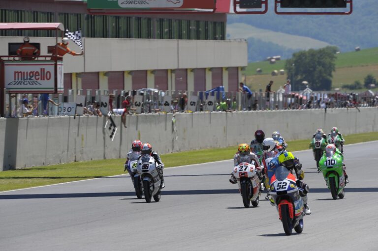 CIV Mugello, fuochi d’artificio in Moto3 e dominio Pirro in SBK