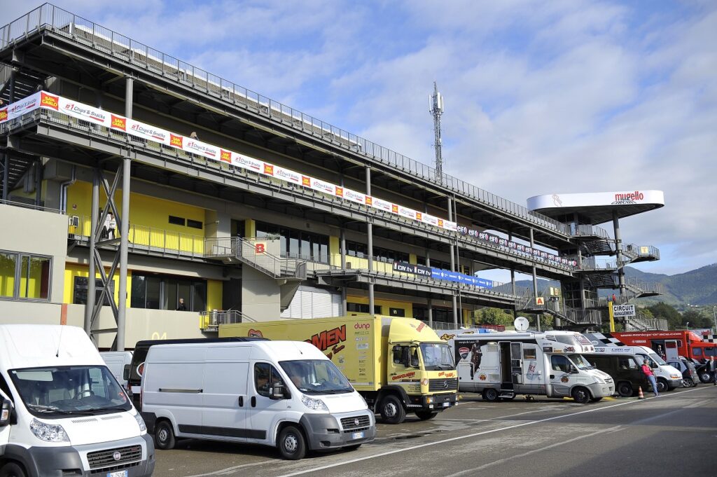 CIV al Mugello, motori e tifo azzurro per Italia-Germania