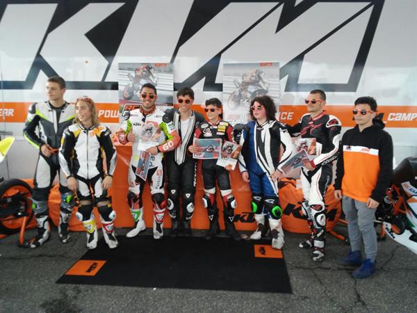 KTM RC 390 Cup, esordio estremo sotto la pioggia a Vallelunga
