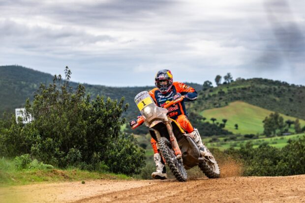 Rally-Raid Portogallo: Sanders allunga, Schareina in scia