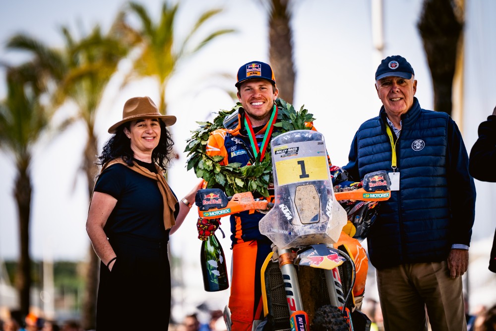 Rally-Raid Portogallo: Sanders domina sulle due ruote, Loeb detta legge tra le auto