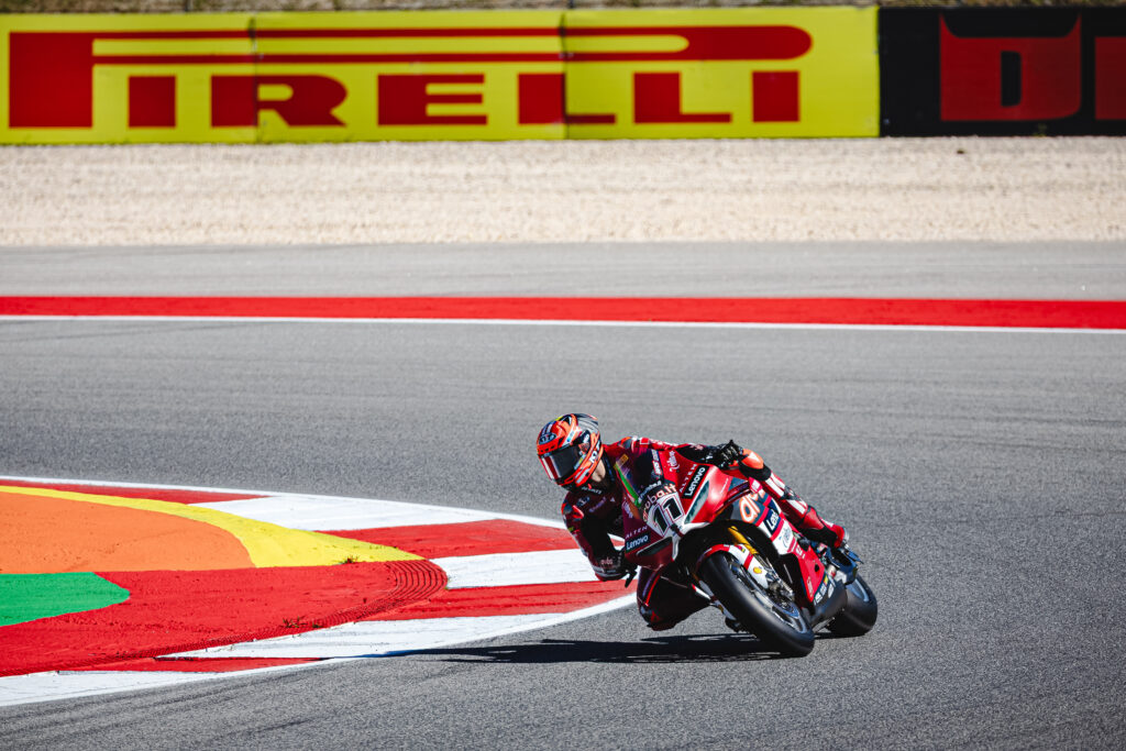 WorldSBK Portimão 2026: Bulega domina, record Pirelli SCX