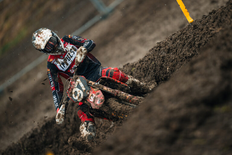 Mancini fa la storia con la Desmo250 MX, Vlaanderen in Top 10 MXGP