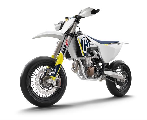 Nuova Husqvarna FS 450 2018, la supermoto pensata per la pista