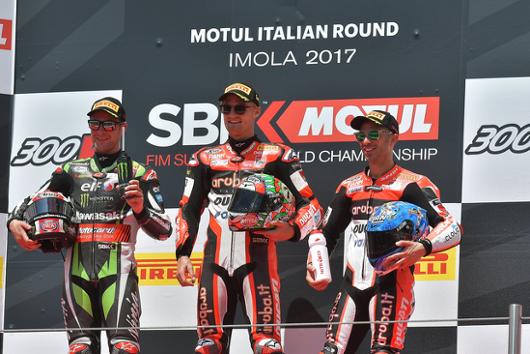 WorldSBK Imola, Davies domina Gara 1 e promuove le nuove Pirelli