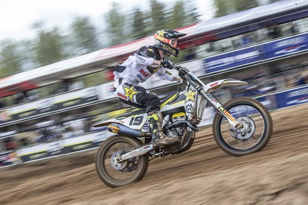 MXGP Lettonia: Kjer-Olsen trionfa in MX2, Husqvarna protagonista