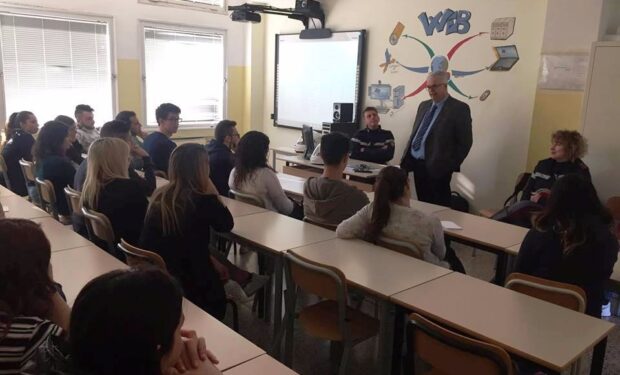 Enduro e sicurezza stradale: la FMI incontra gli studenti di Bobbio