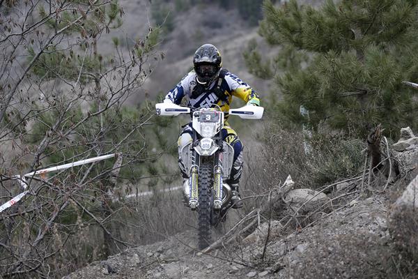 Jarvis trionfa alla AlèsTrêm 2017 e apre la stagione Extreme Enduro