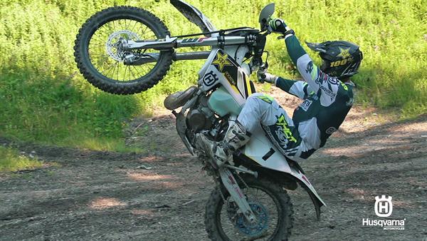 Graham Jarvis fa scuola di enduro estremo a Pascal Rauchenecker