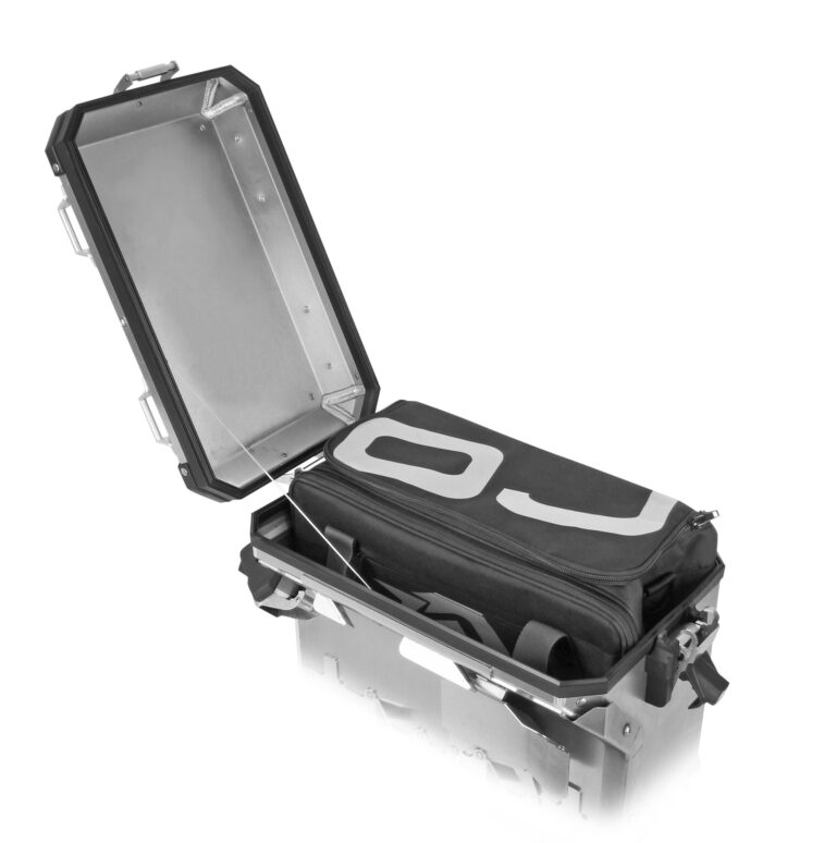 Accessori OJ per le maxi-enduro: borse interne e maniglie