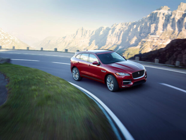 20.000 Pieghe 2016, Jaguar F-Pace debutta come Official Dream Car