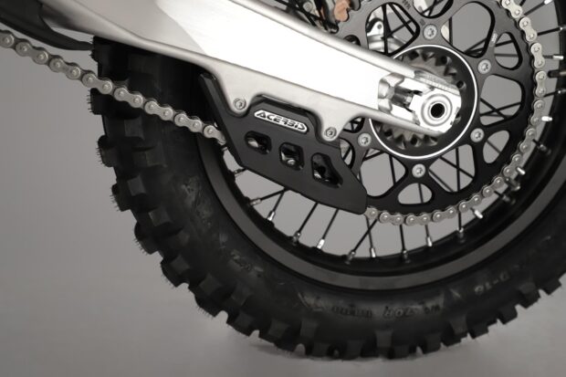 Cruna catena Race Acerbis per moto off-road, con slider intercambiabile e lavorazione dal pieno