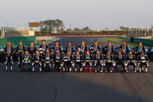 Piloti della FIM R3 bLU cRU World Cup al test di Cremona con le Yamaha R3 identiche