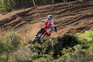 Jeffrey Herlings con la Honda HRC PETRONAS sulla sabbia di Riola Sardo durante le qualifiche MXGP
