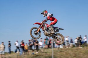 Jeffrey Herlings con la Honda HRC PETRONAS a Riola Sardo durante le qualifiche del MXGP