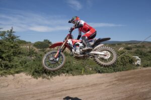 Jeffrey Herlings nella sabbia di Riola Sardo durante le qualifiche MXGP