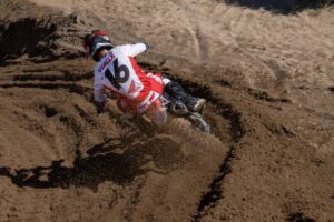 Jeffrey Herlings con la Honda HRC PETRONAS dopo la qualifica MXGP a Riola Sardo