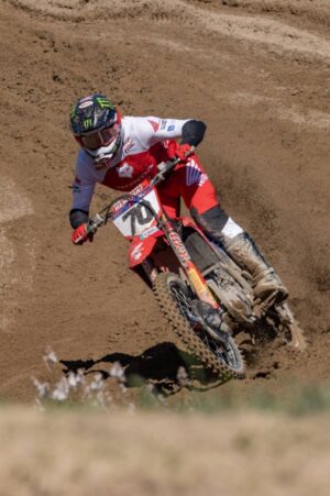 Jeffrey Herlings con la Honda HRC PETRONAS sulla sabbia di Riola Sardo nelle qualifiche MXGP