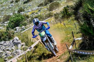 Team Pata Talenti Azzurri FMI in azione durante il weekend tra Enduro e Motocross
