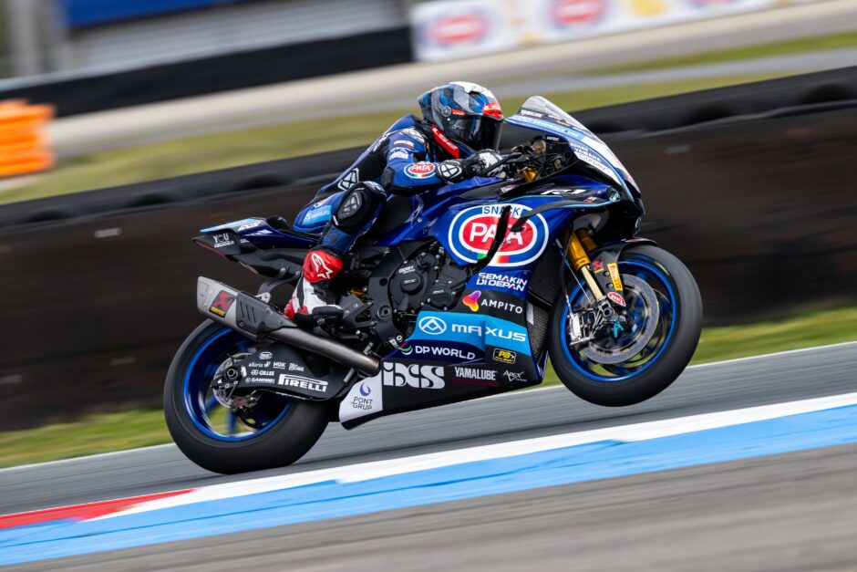 Yamaha R1 WorldSBK del team Pata Maxus Yamaha durante il weekend di Assen 2026