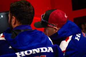 CBR1000RR-R del team Honda HRC durante il weekend del WorldSBK ad Assen, focalizzata sulla raccolta dati