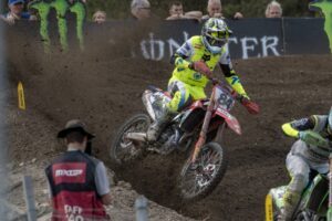Qualifica MXGP Trentino 2026: pilota in lotta per la pole sul tracciato duro di Pietramurata
