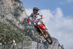 Pilota Honda HRC PETRONAS in azione durante le qualifiche dell'MXGP Trentino 2026