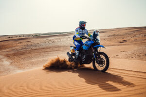 Piloti del Ténéré Yamaha Rally Team e le Ténéré 700 Rally al bivacco durante la Carta Rallye in Marocco