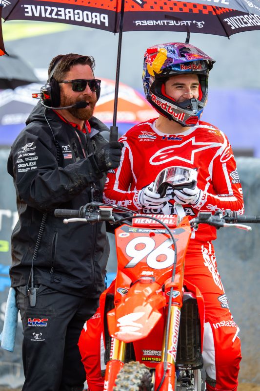Hunter Lawrence con la Honda CRF450RWE al Supercross di Cleveland 2026