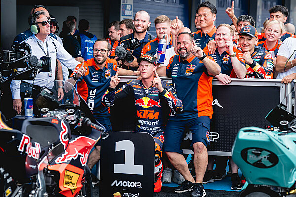 Collin Veijer (Red Bull KTM Ajo) dopo la pole in Moto2 a Jerez