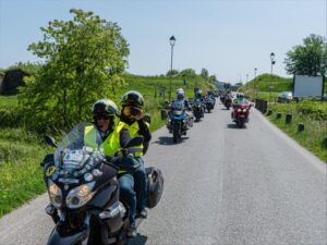 Premiazione sulla spiaggia del FMI Camping Trophy 2026 con le regioni sul palco